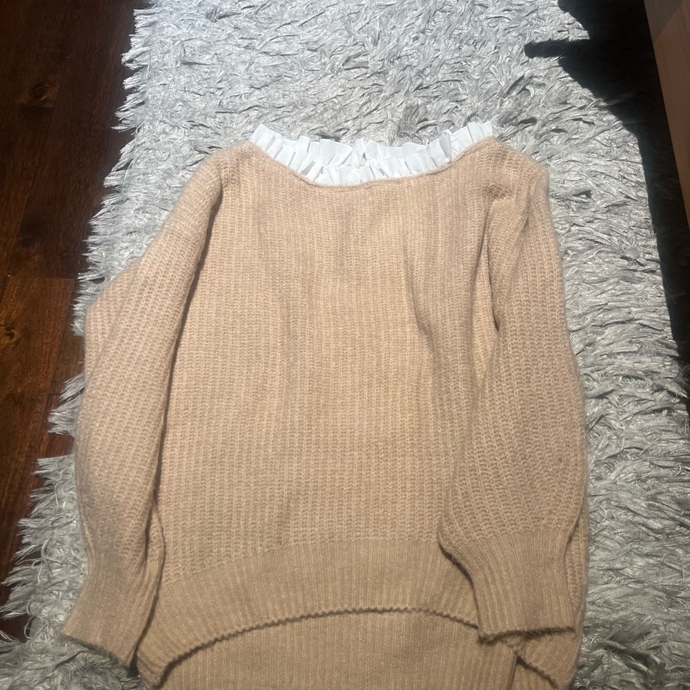 Off-Shoulder Beige Sweater NWOT - Picture 5 of 6